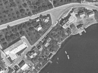 Flyfoto i svartkvitt frå Sogndal